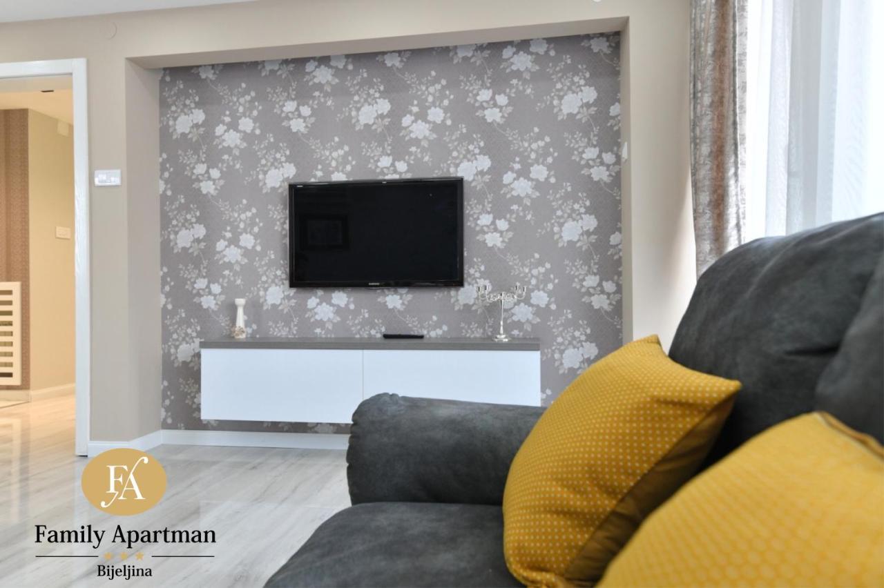 Family Apartman Bijeljina Bagian luar foto