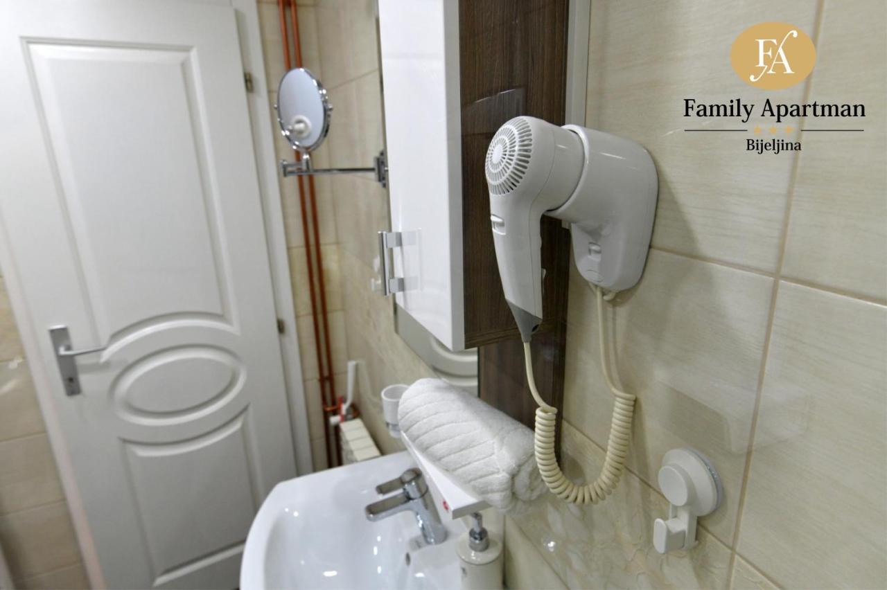 Family Apartman Bijeljina Bagian luar foto