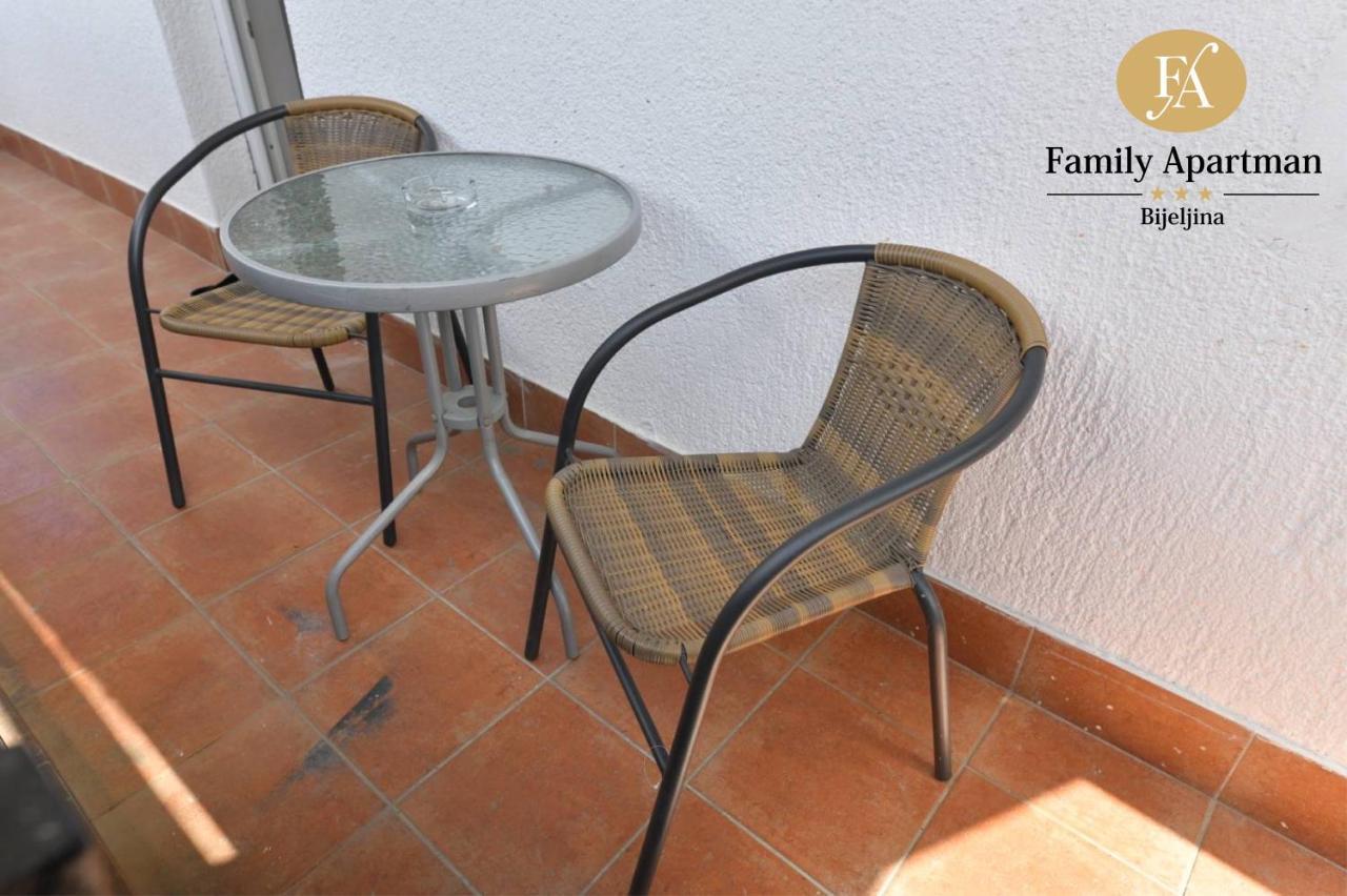 Family Apartman Bijeljina Bagian luar foto