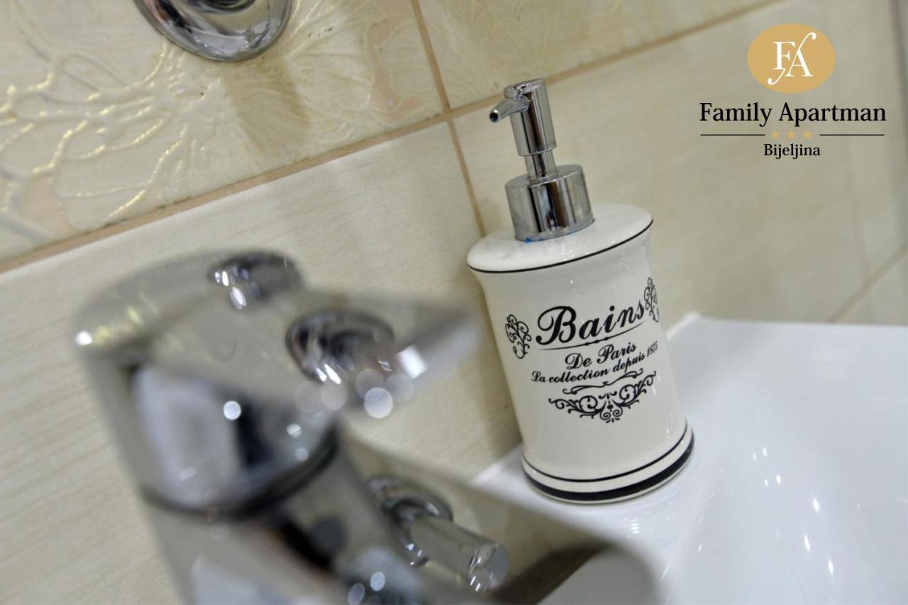 Family Apartman Bijeljina Bagian luar foto
