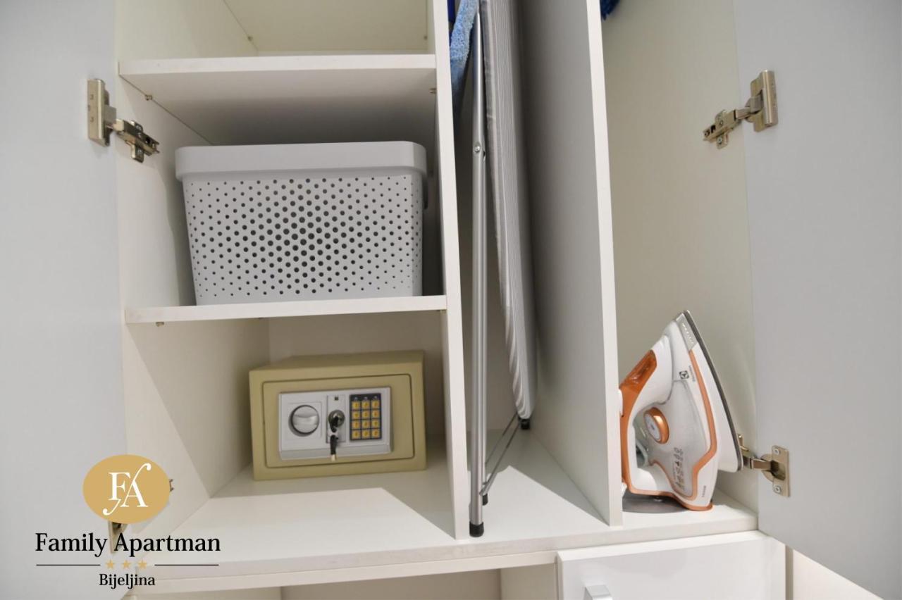 Family Apartman Bijeljina Bagian luar foto