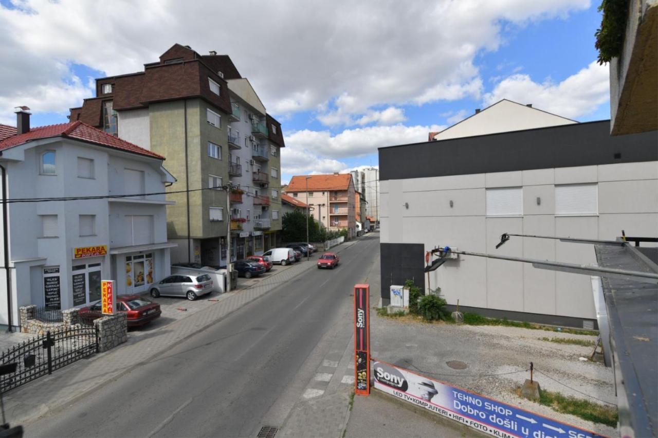 Family Apartman Bijeljina Bagian luar foto