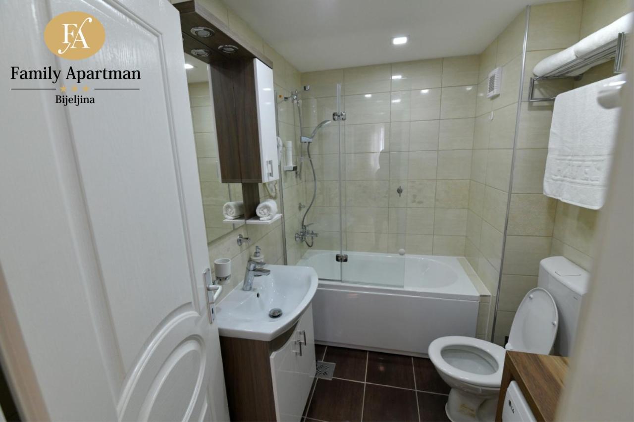 Family Apartman Bijeljina Bagian luar foto