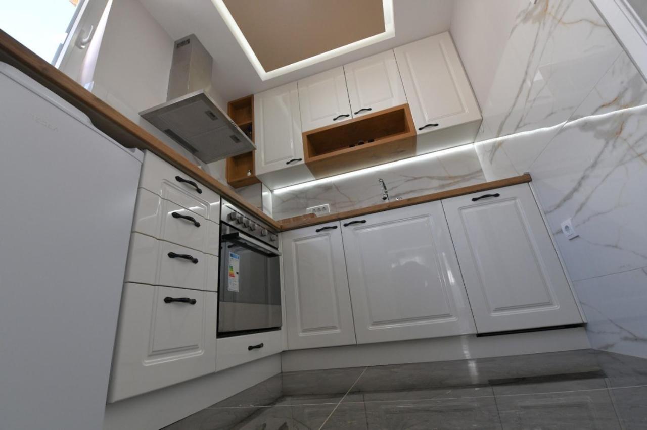 Family Apartman Bijeljina Bagian luar foto