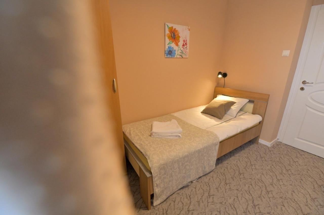 Family Apartman Bijeljina Bagian luar foto